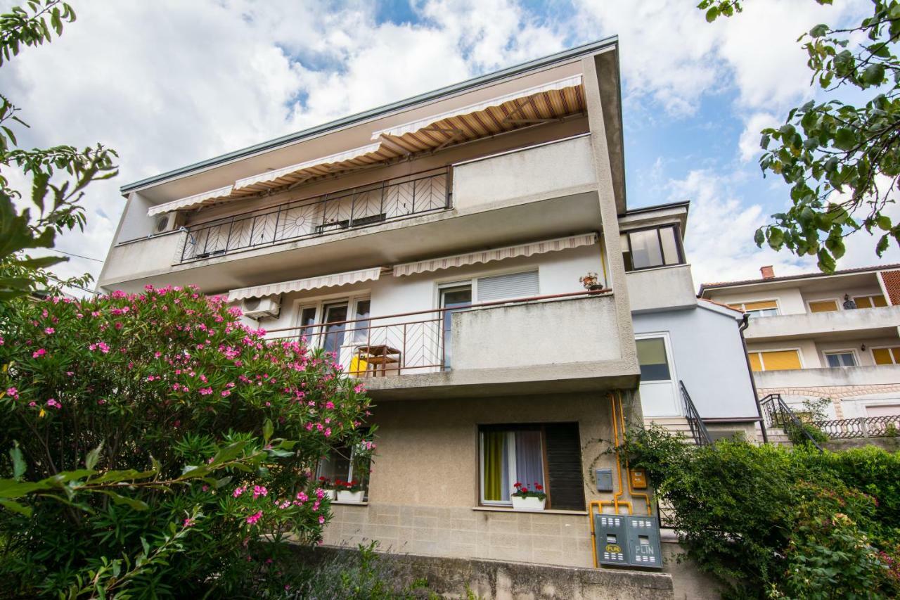 Apartment Vida - Amazing Place With Garden And Terrace リエカ エクステリア 写真